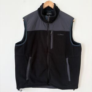 L.L.Bean Mens L Sherpa Vest Black Gray Cozy Winter Outdoors Zip Pockets Gorpcore